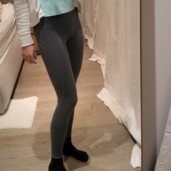 Lululemon in movement tights 25" - Picture 4 of 5